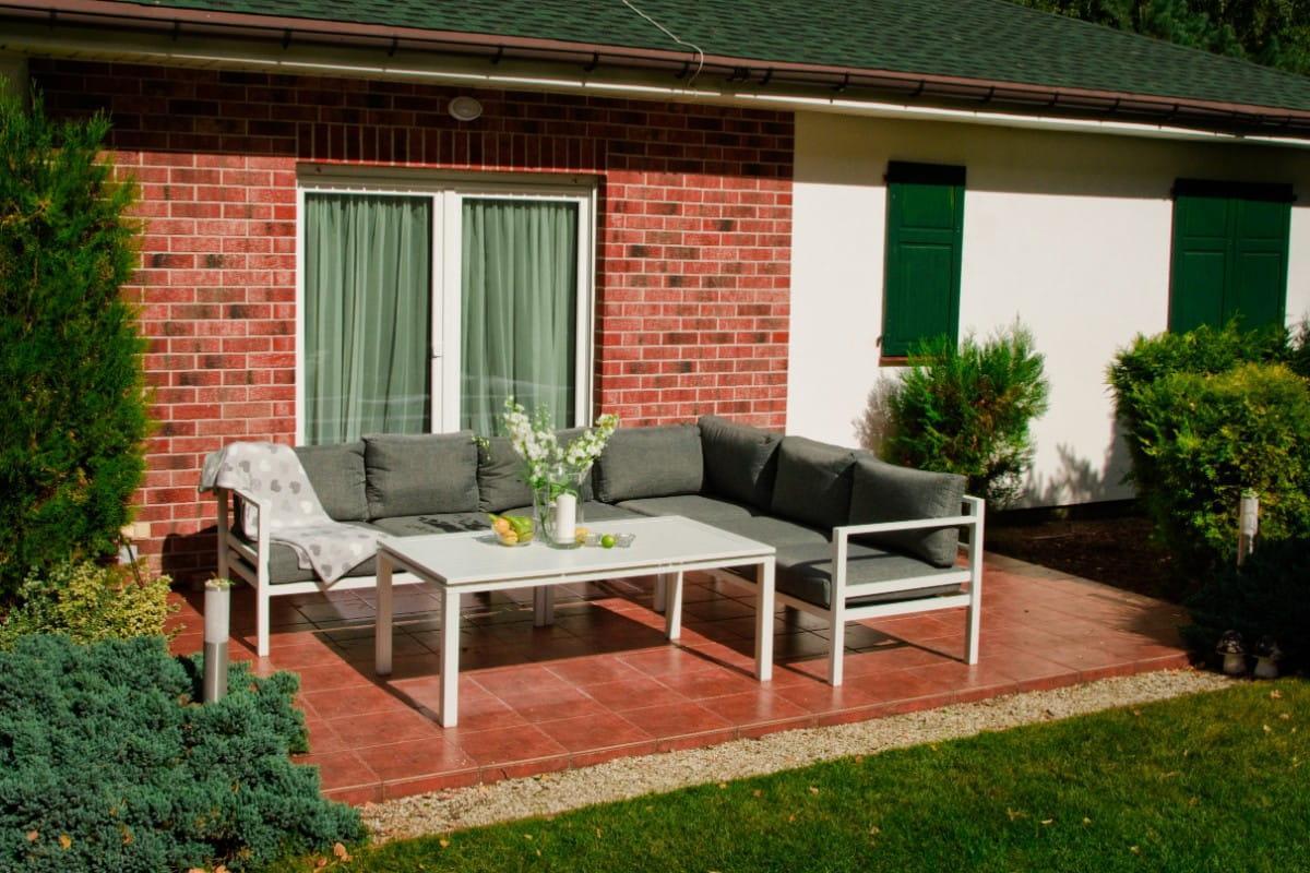 Narożnik ogrodowy z poduszkami 105x71x268 cm z aluminium stolik szary do ogrodu na taras 5 Full Screen