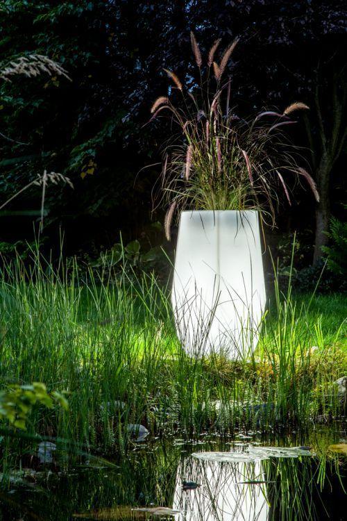 Biała donica ogrodowa Bari z oświetleniem 0 Full Screen