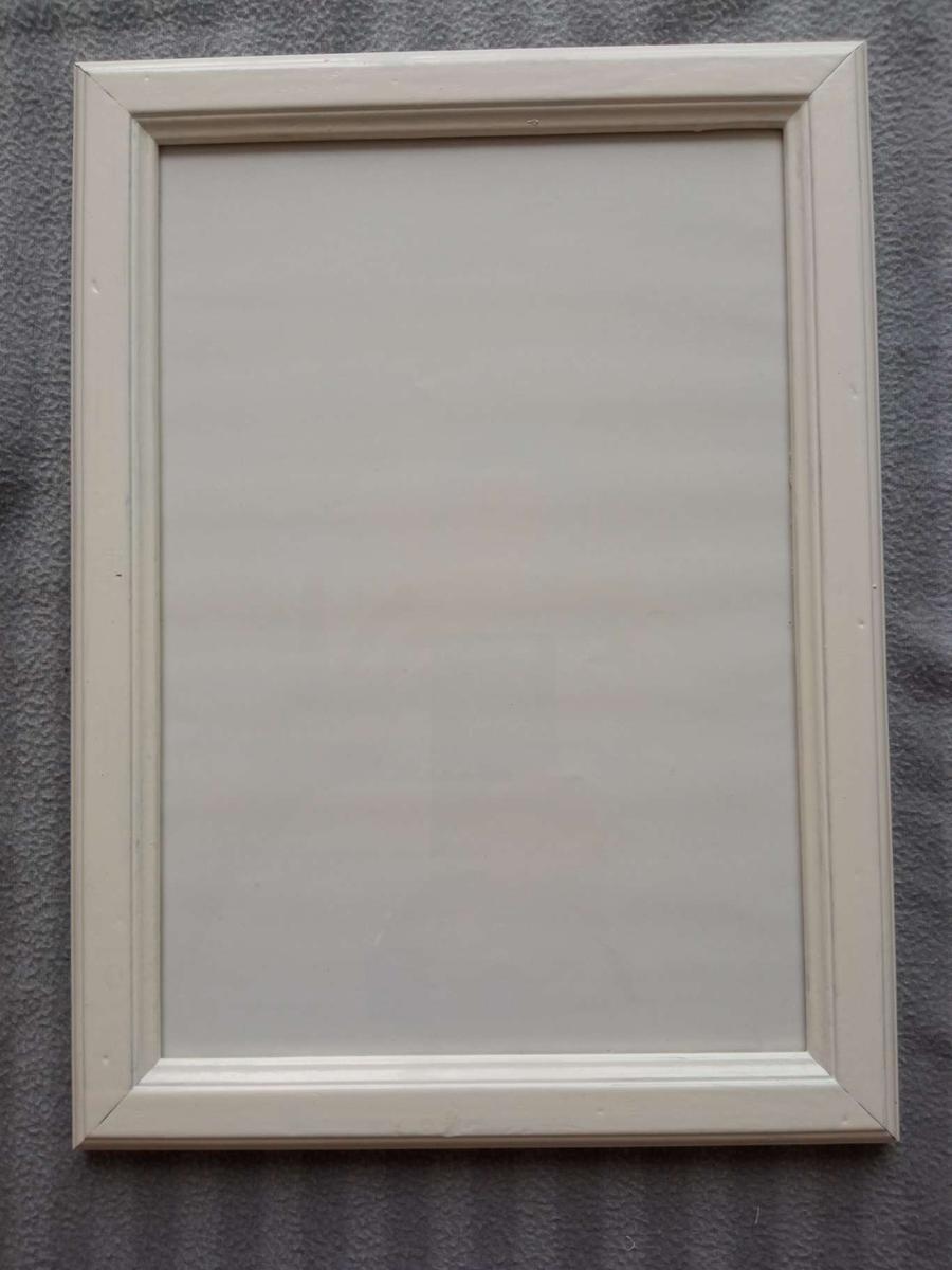 Ramka na zdjęcie drewniana biała 25 x 34 cm  1 Full Screen