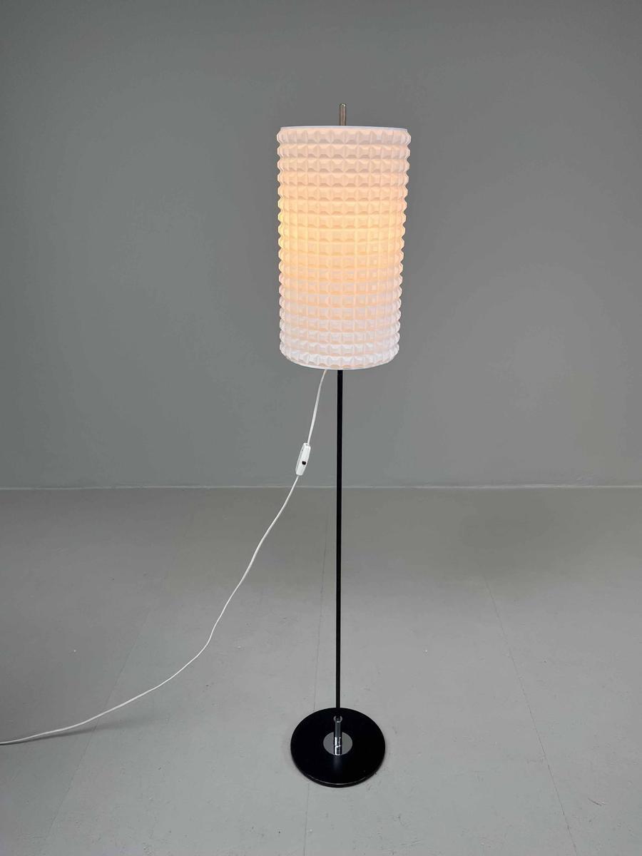 Modernistyczna lampa podłogowa, proj. R. Arnold, Niemcy lata 60. nr. 2