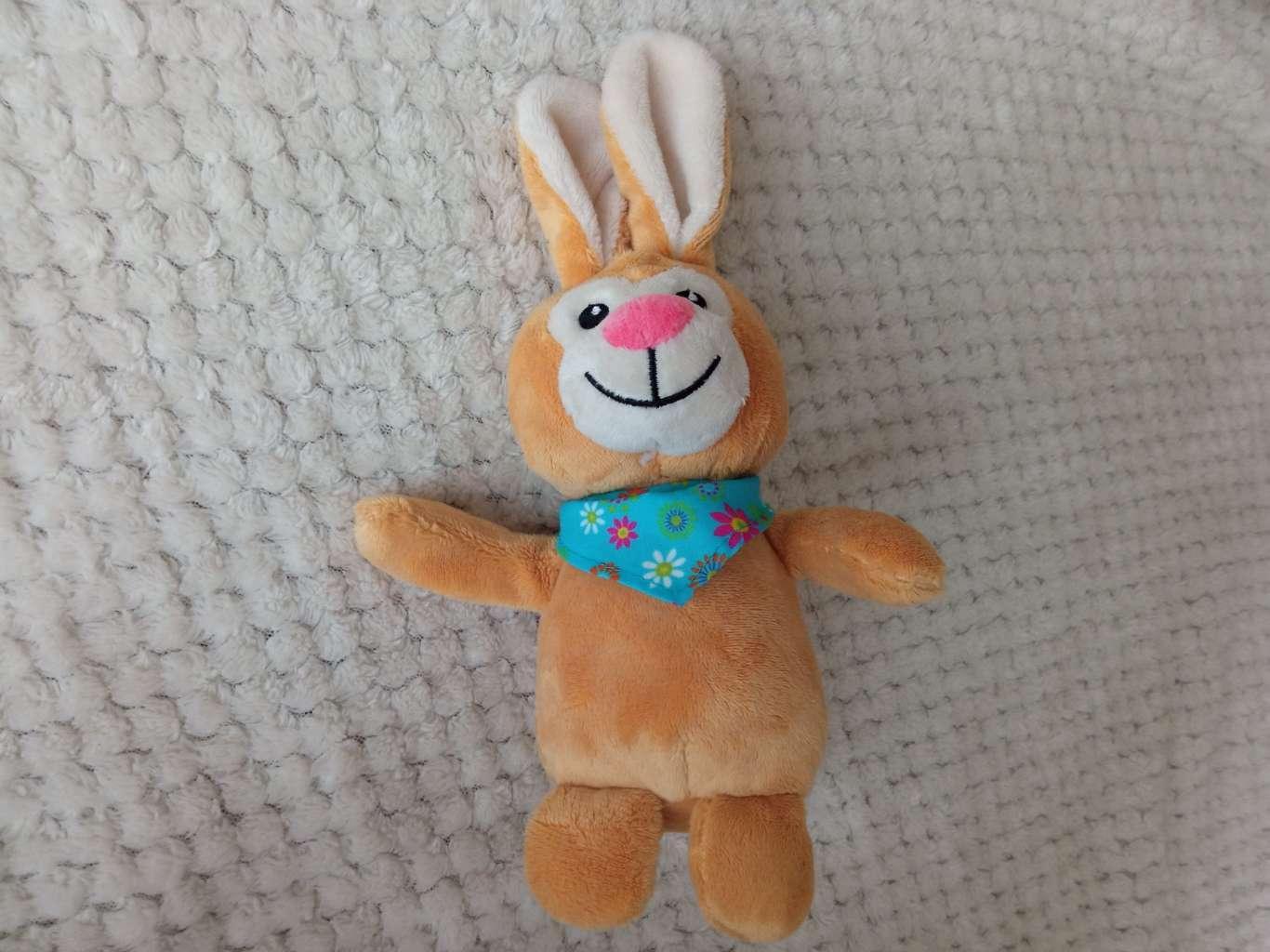 Pluszowy zajączek królik z chustką Zabawka dla dzieci nr. 1