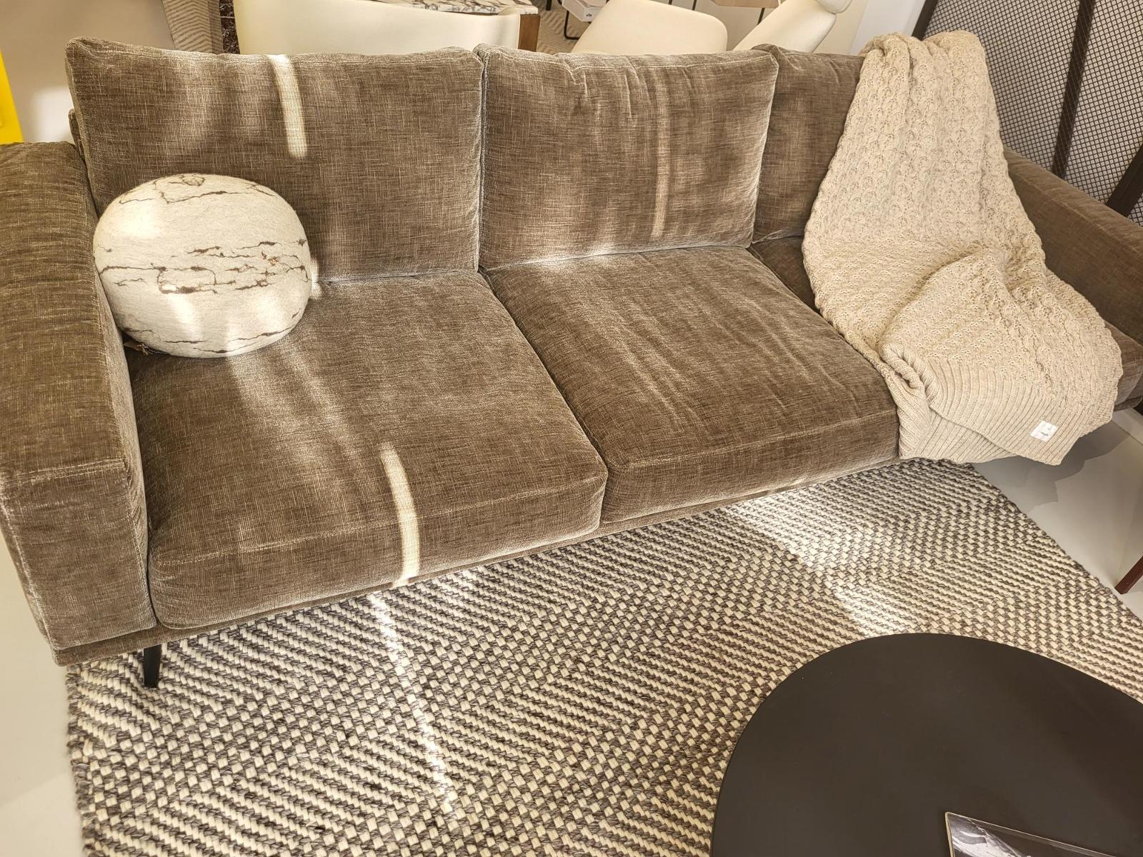 Sofa trzyosobowa nowa - model CARLTON firmy BO CONCEPT 0 Full Screen