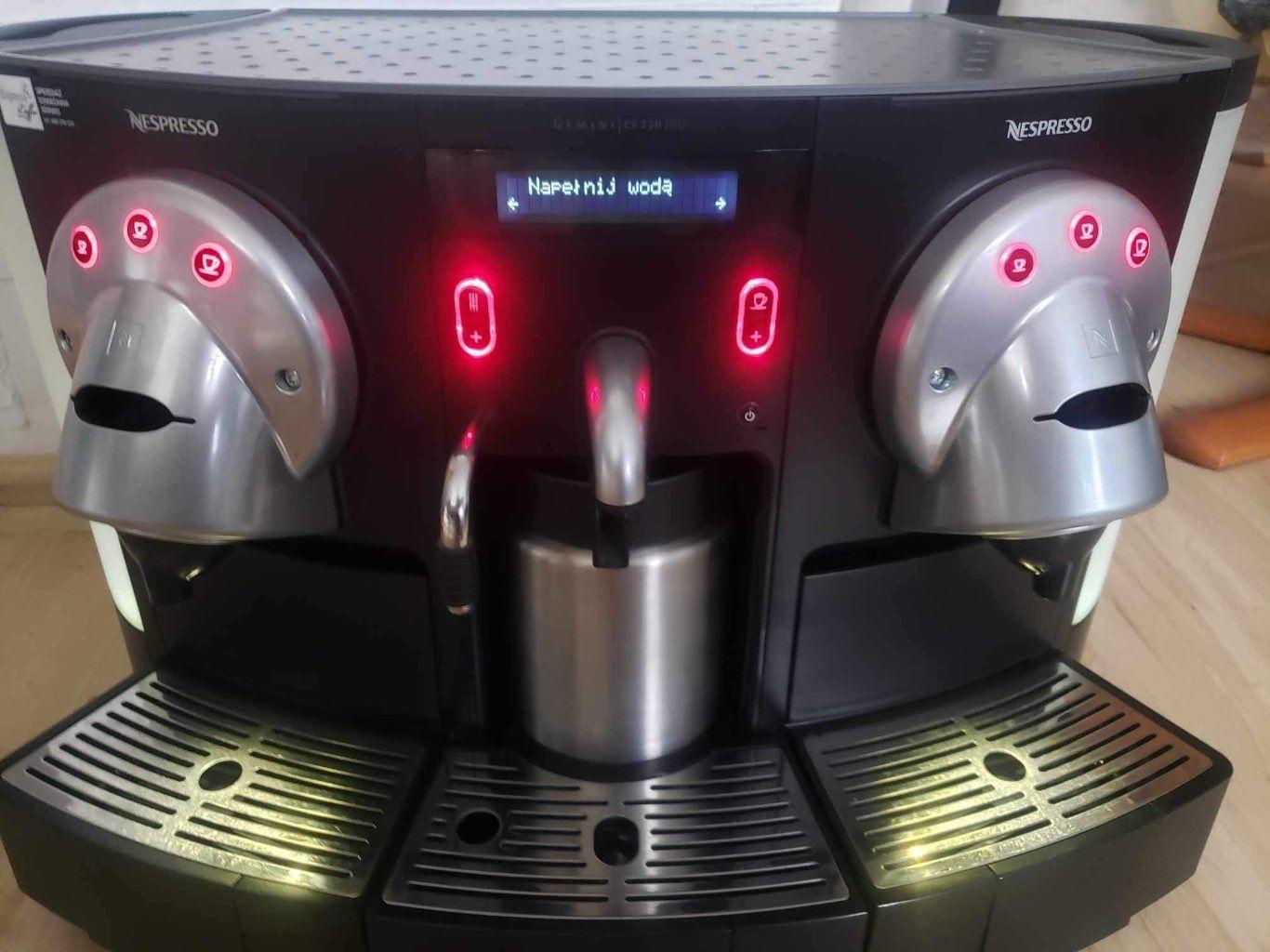 Ekspres kapsułkowy Nespresso profesional CS220 0 Full Screen