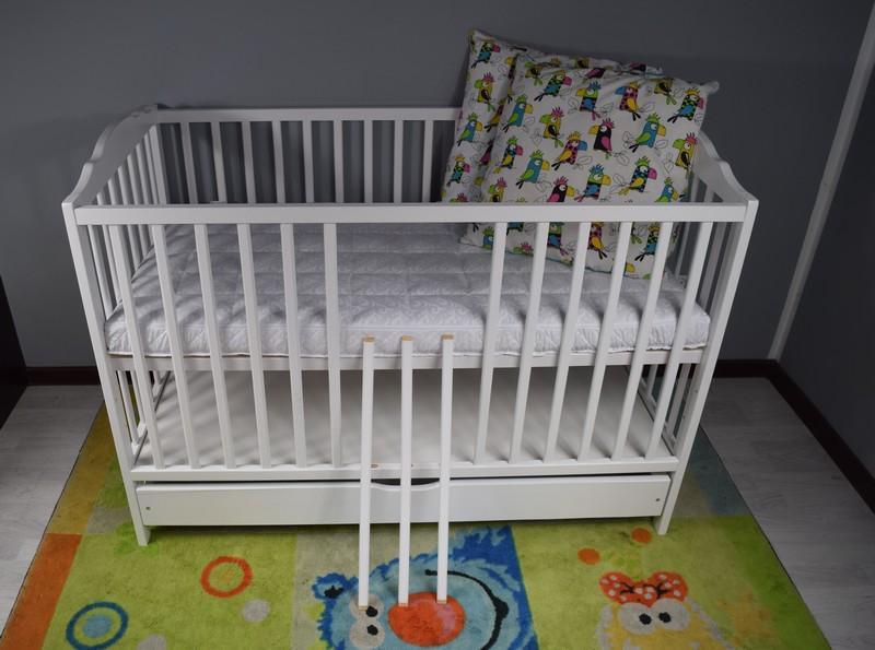 Łóżeczko dla niemowląt 120x60 cm białe wyjmowane 3 szczebelki do pokoju dziecka  5 Full Screen