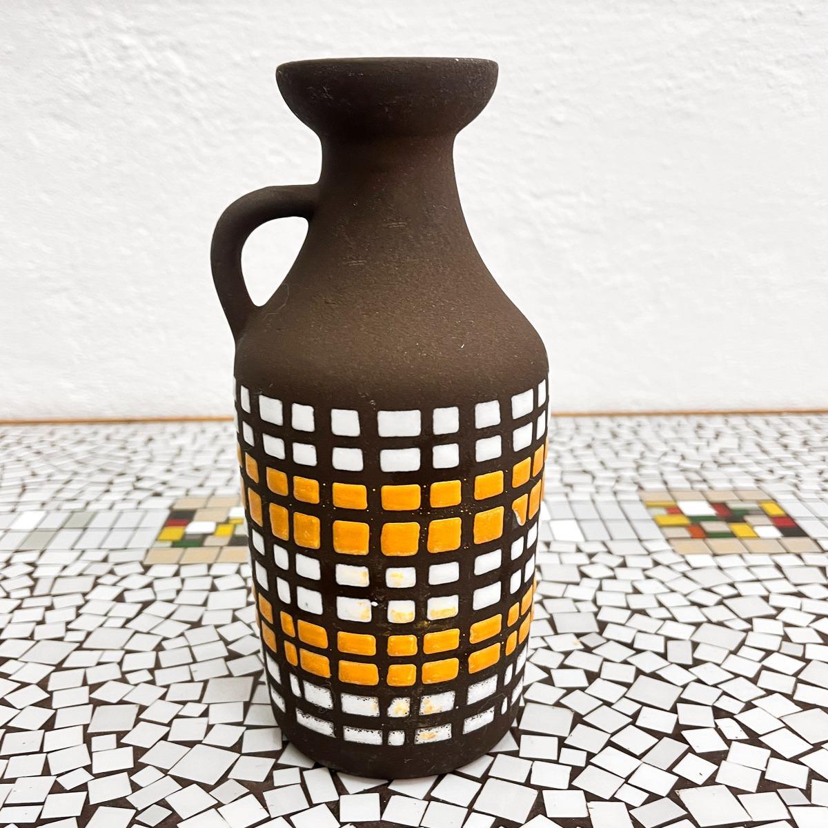 Ceramiczny wazon z uchem, Strehla Keramik, Niemcy, lata 70. 3 Full Screen