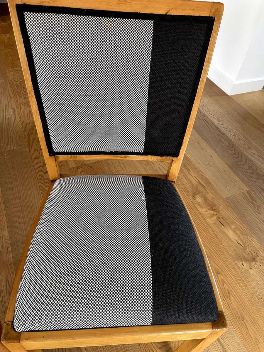 Krzesła typ 211/A po renowacji nr. 2