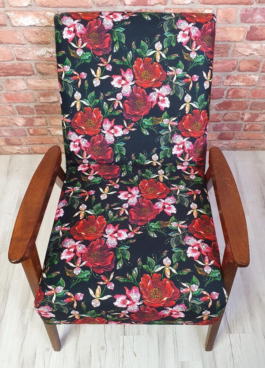 Odnowiony fotel rumuński z lat 60tych,  tapicerka Róże 4 Full Screen