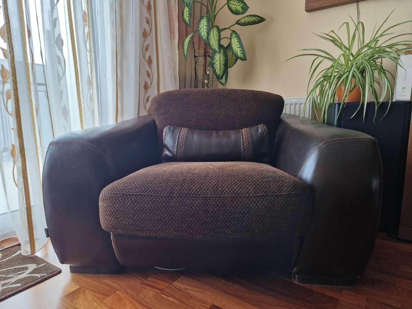 Komplet wypoczynkowy (kanapa i 2 fotele) nr. 4