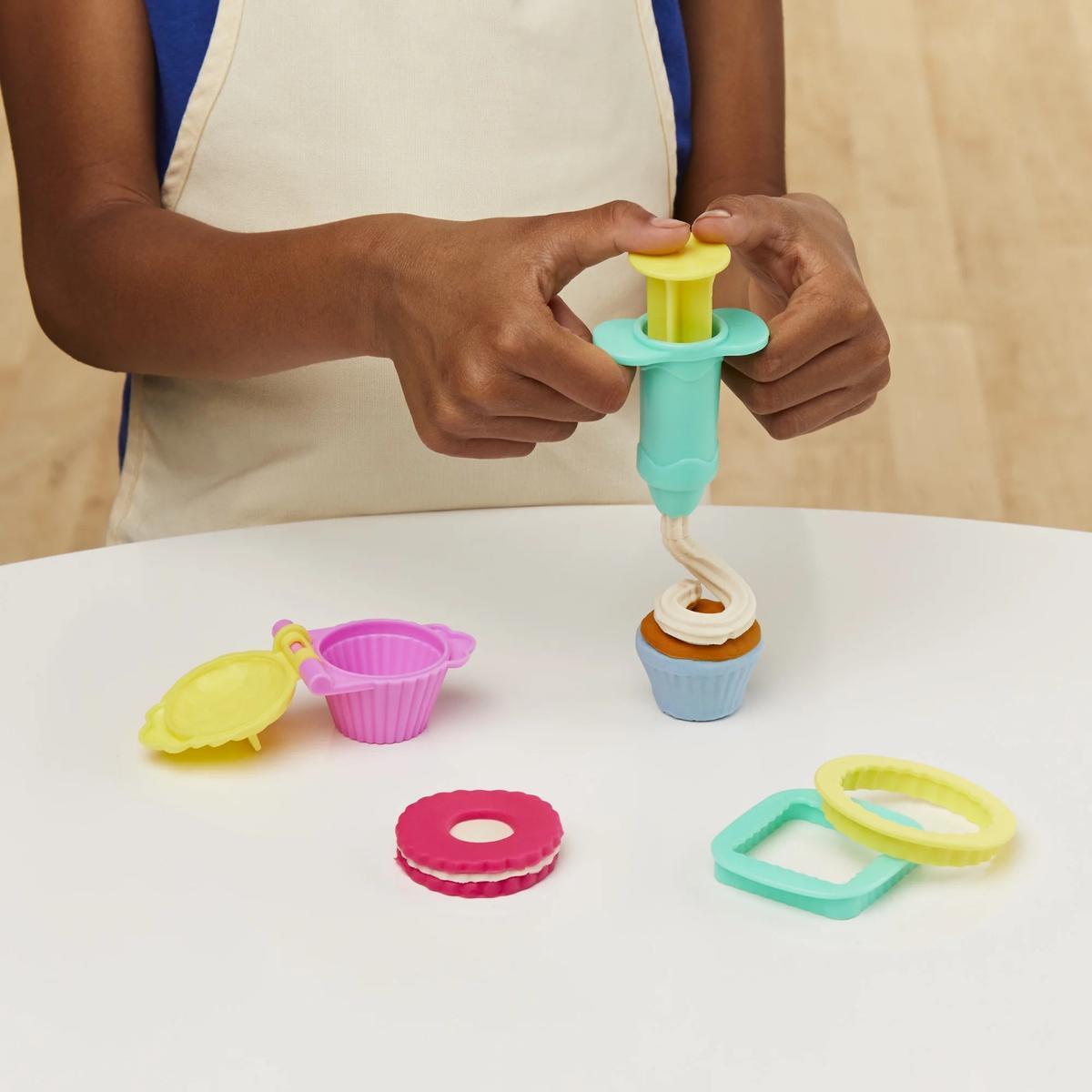 Play-doh kitchen creations zestaw słodkości pączki I babeczki hasbro f3464 dla dziecka  nr. 5