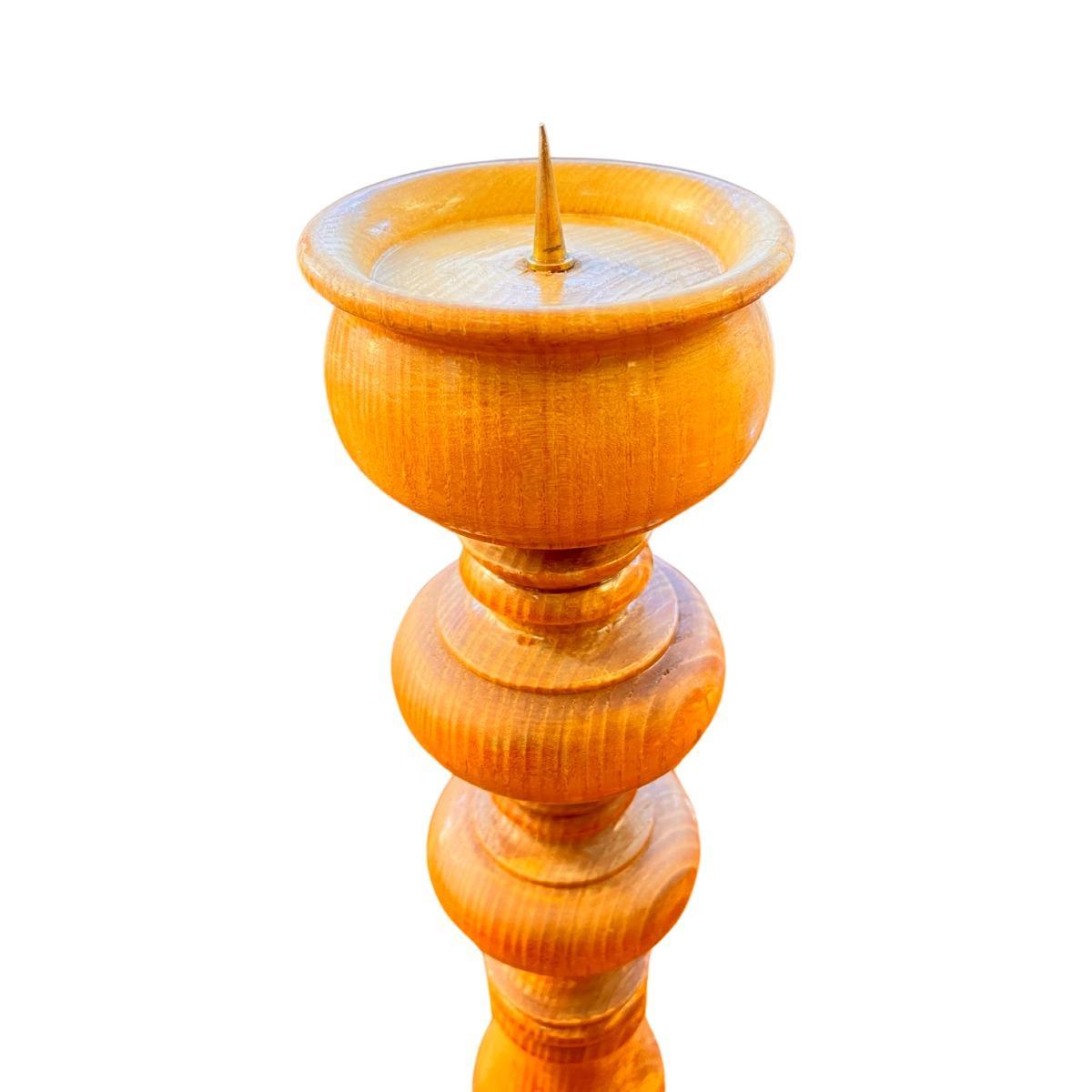 Wielki drewniany toczony świecznik Belgia, lata 70. nr. 4