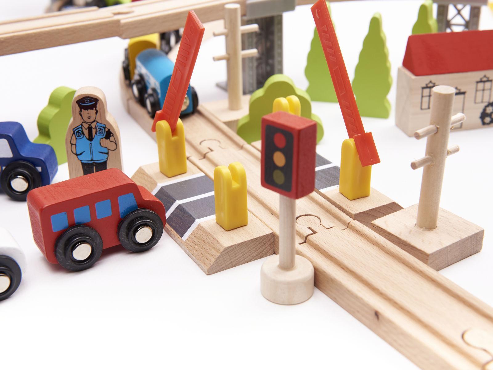 Kolejka drewniana pociąg tor samochodowy 70 elementów zabawka dla dzieci 110x20x66cm 11 Full Screen