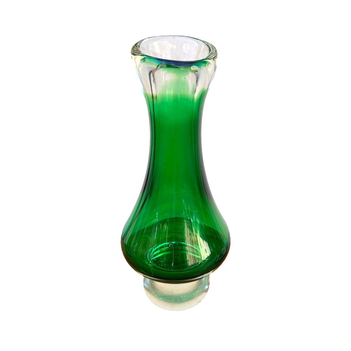 Zielony, szklany Wazon, proj. E. Beranek, Skrdlovice, Czechosłowacja, lata 60. nr. 8