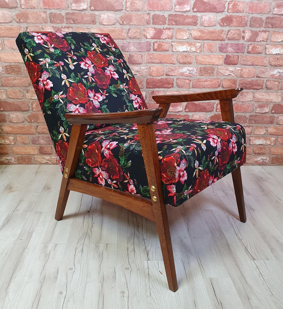 Odnowiony fotel rumuński z lat 60tych,  tapicerka Róże nr. 2