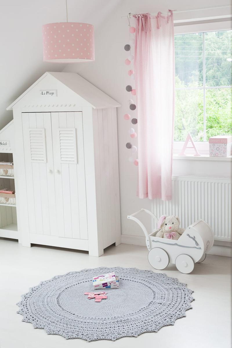 Lampa wisząca 35x35x23 cm do pokoju dziecka różowa w kropki drewno białe 5 Full Screen