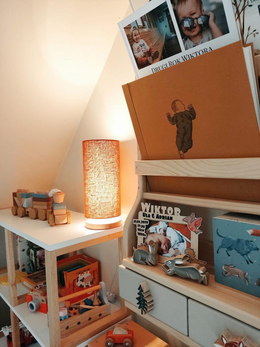 Lampka nocna Classic 13x32 cm abażur lniany do pokoju dziecięcego musztardowa drewno olejowane 1 Full Screen