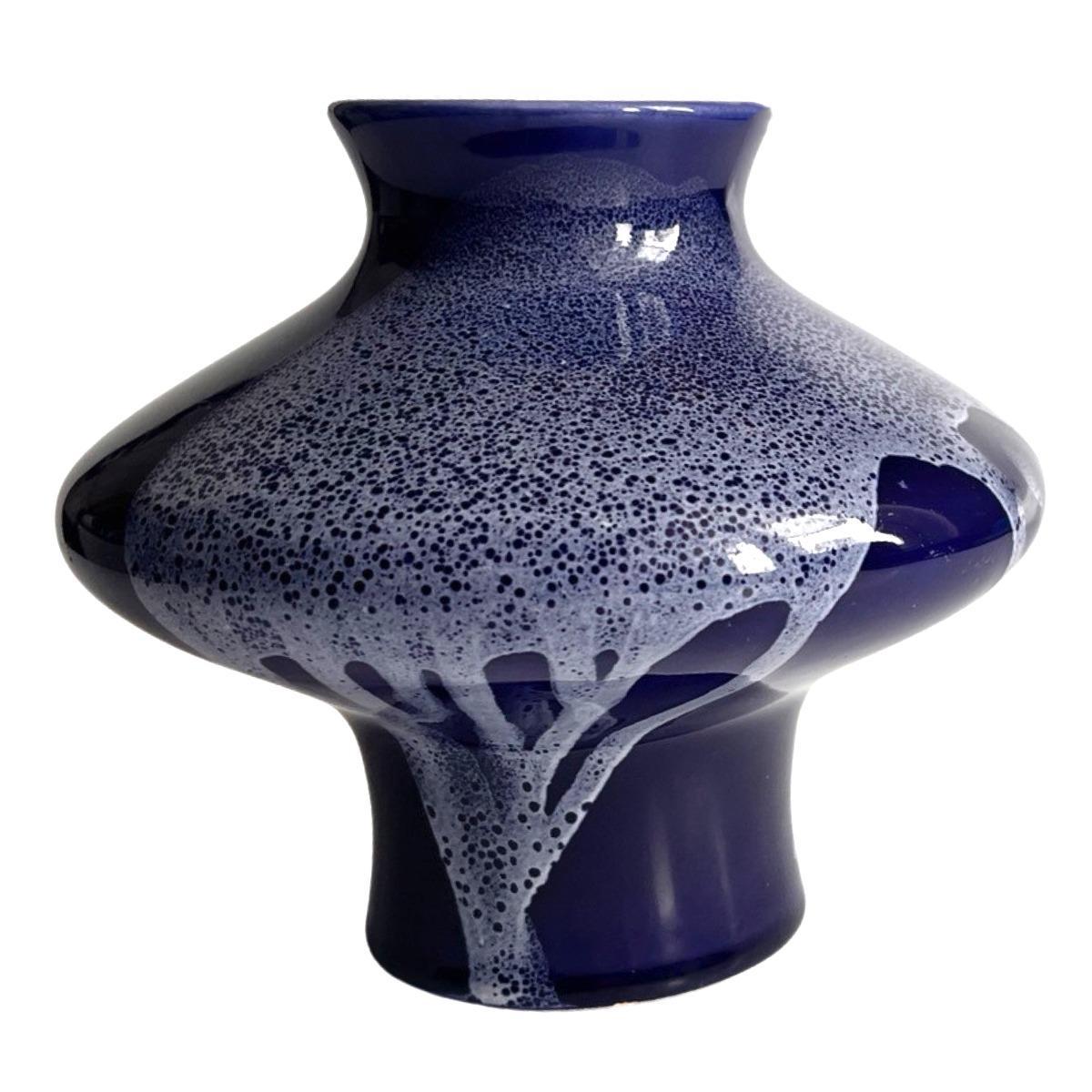Kobaltowy, ceramiczny wazon, Keramika Kravsko, Czechosłowacja, lata 70. 4 Full Screen