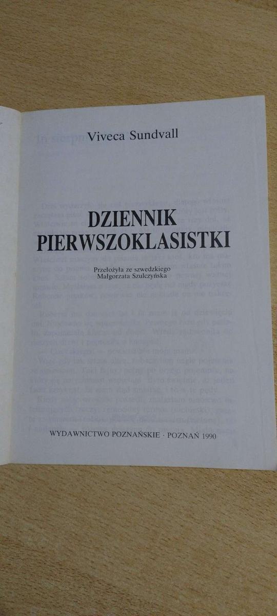 Książka  Dziennik pierwszoklasistki. -Viveca  Sundvall. 1 Full Screen