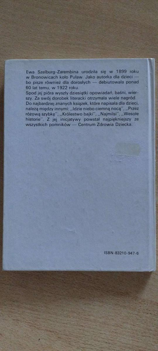 Książka Idzie niebo ciemną nocą - Ewa Szelburg -Zarębina. 8 Full Screen